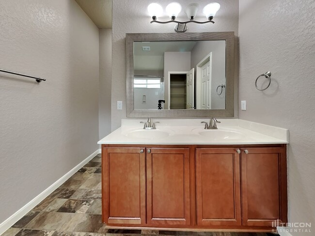 Building Photo - 210 Teron Dr