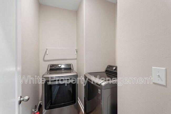 Building Photo - 6113 Purbeck Way