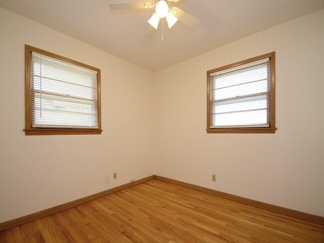 Building Photo - 5115 S 48th Ave