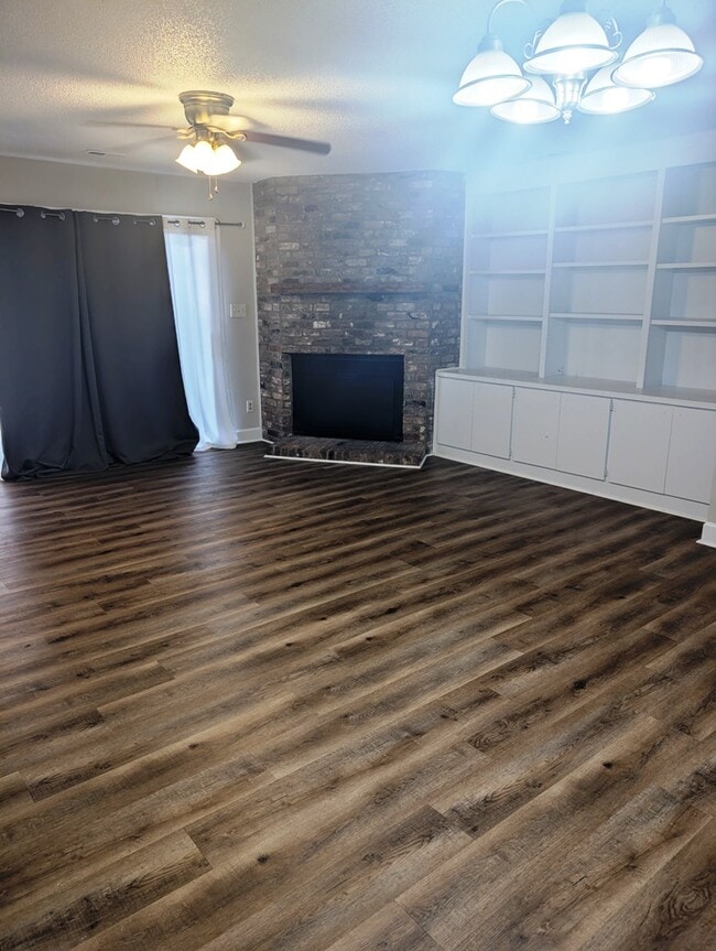 Building Photo - 3503 Christopher Dr NW