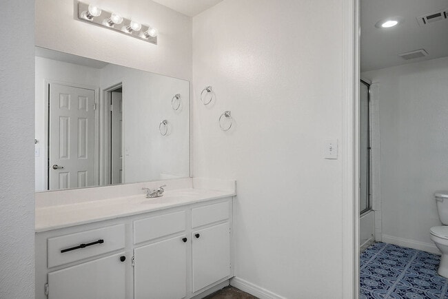 Building Photo - 231 W Horizon Ridge Pkwy