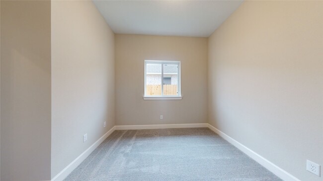 Building Photo - 122 Hazelnut Dr