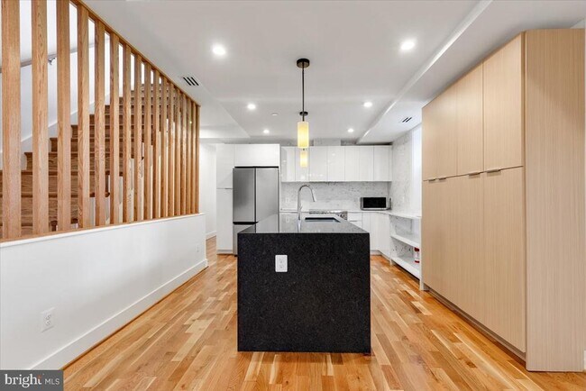 Building Photo - 3169 18th St NW