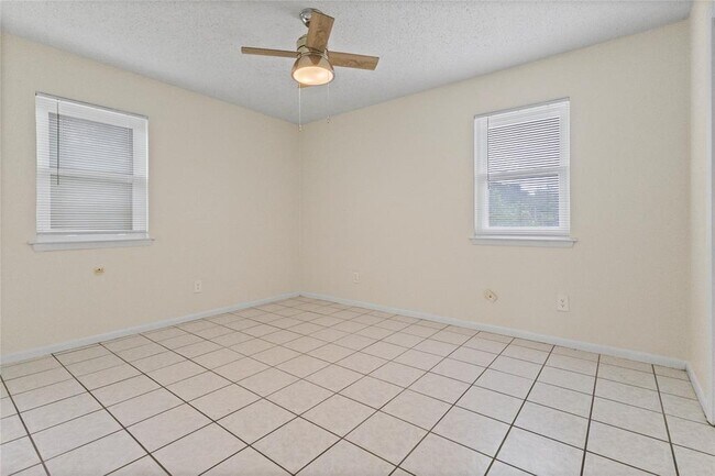 Building Photo - 601 Rucker St