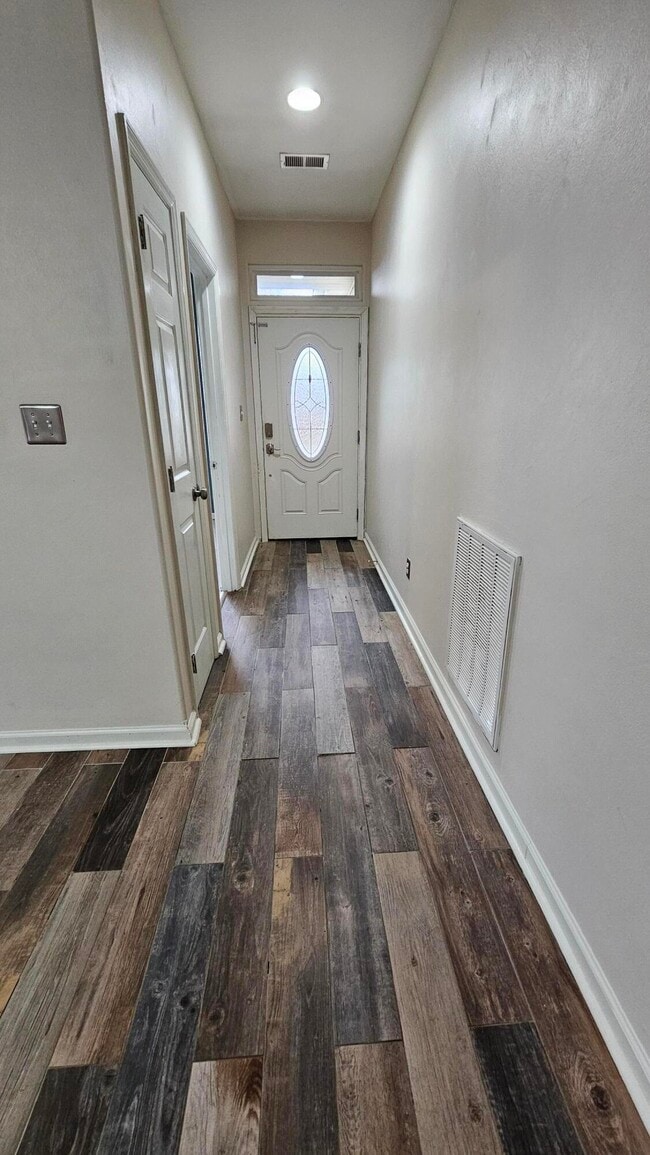 Building Photo - 2548 Maggie Cove