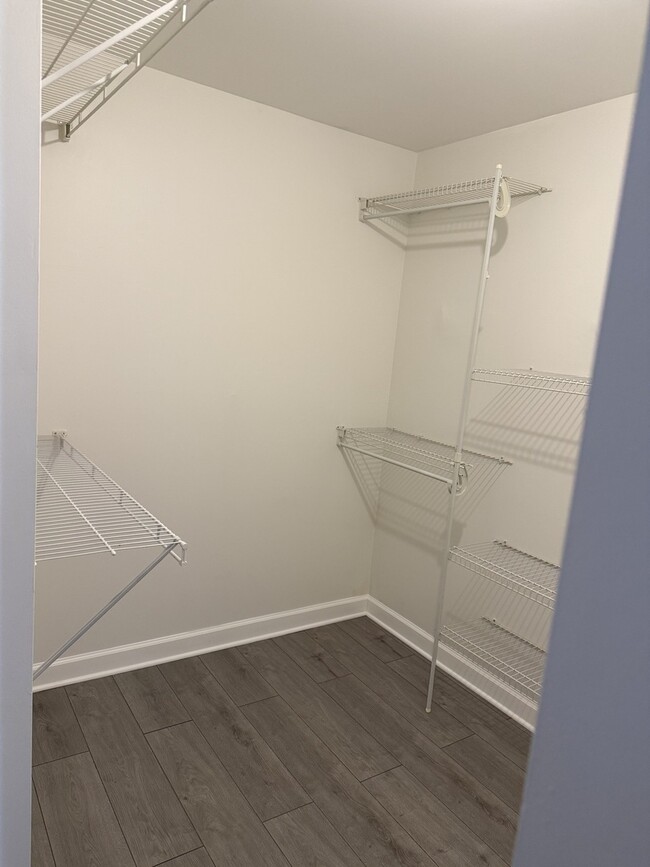 Building Photo - 7040 Remington Ct