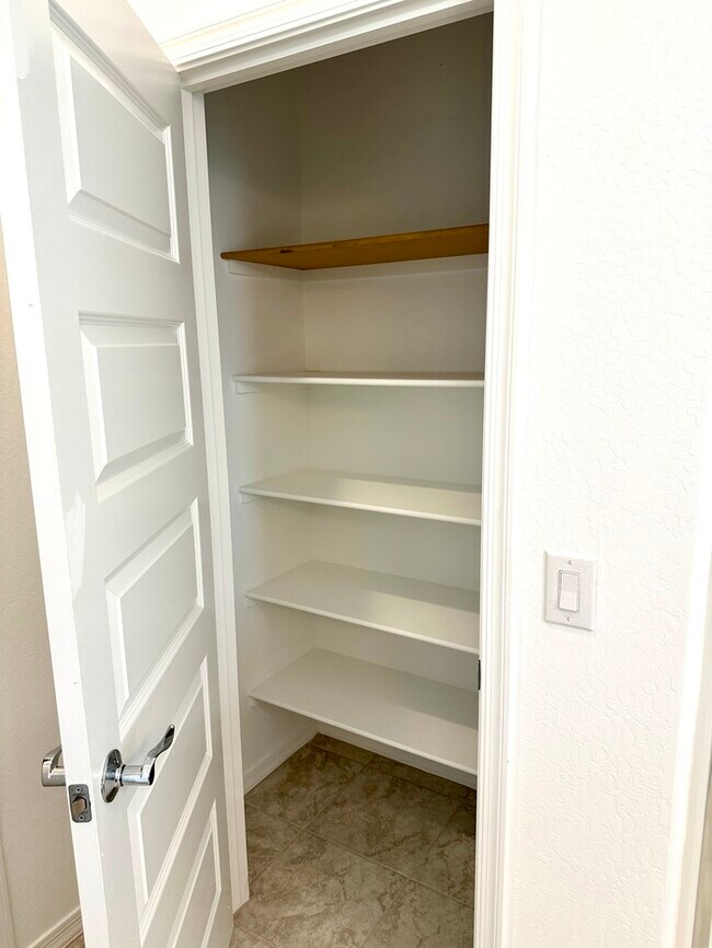 Building Photo - Fantastic 10 month new Taylor Morrison hom...