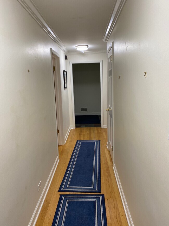 Building Photo - 996 Castlegate Ct