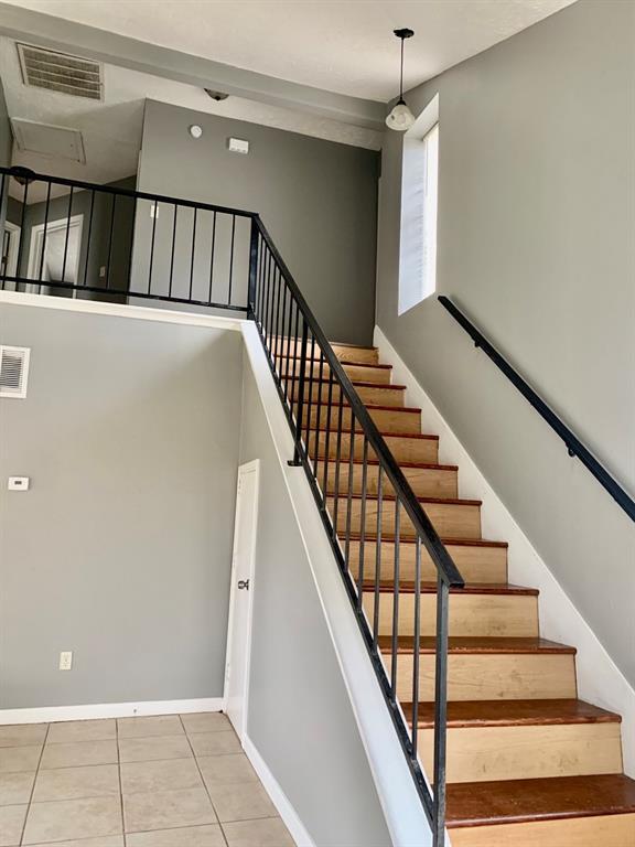 Building Photo - 15826 Bazelbriar Ln