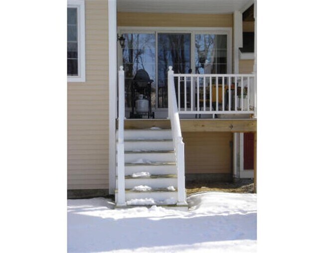Porch/Deck - 117 Regency Ln