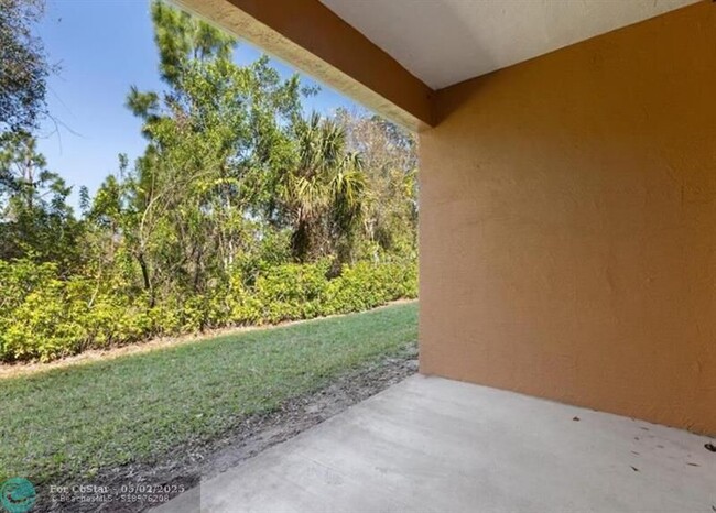 Building Photo - 2565 Stockbridge Square SW