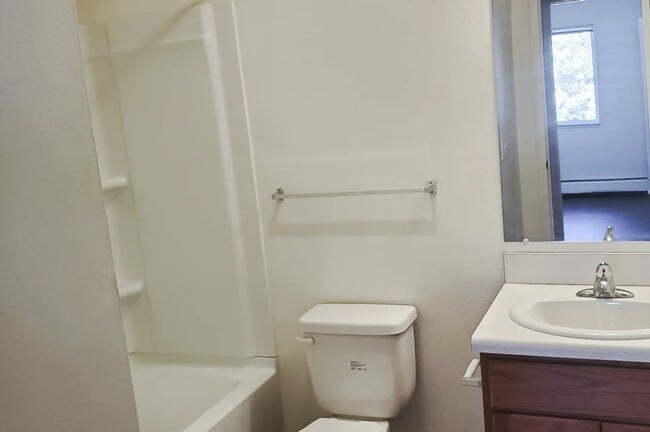 Building Photo - 378 Poplar St