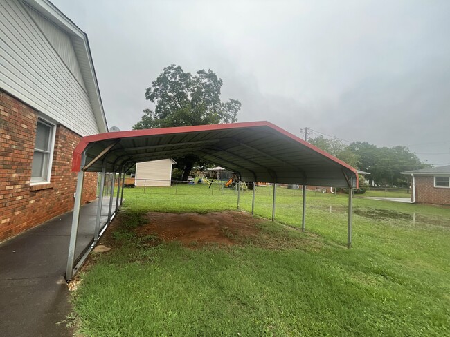 Car port - 2656 Fairforest Clevedale Rd