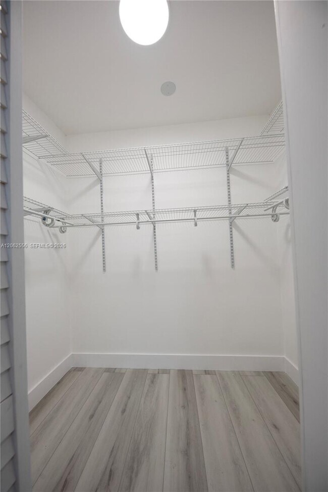 Building Photo - 350 75th St
