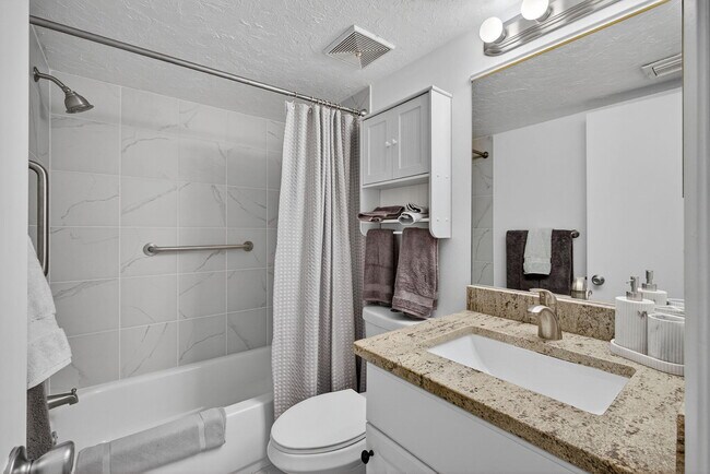 Building Photo - 12790 Briarlake Dr