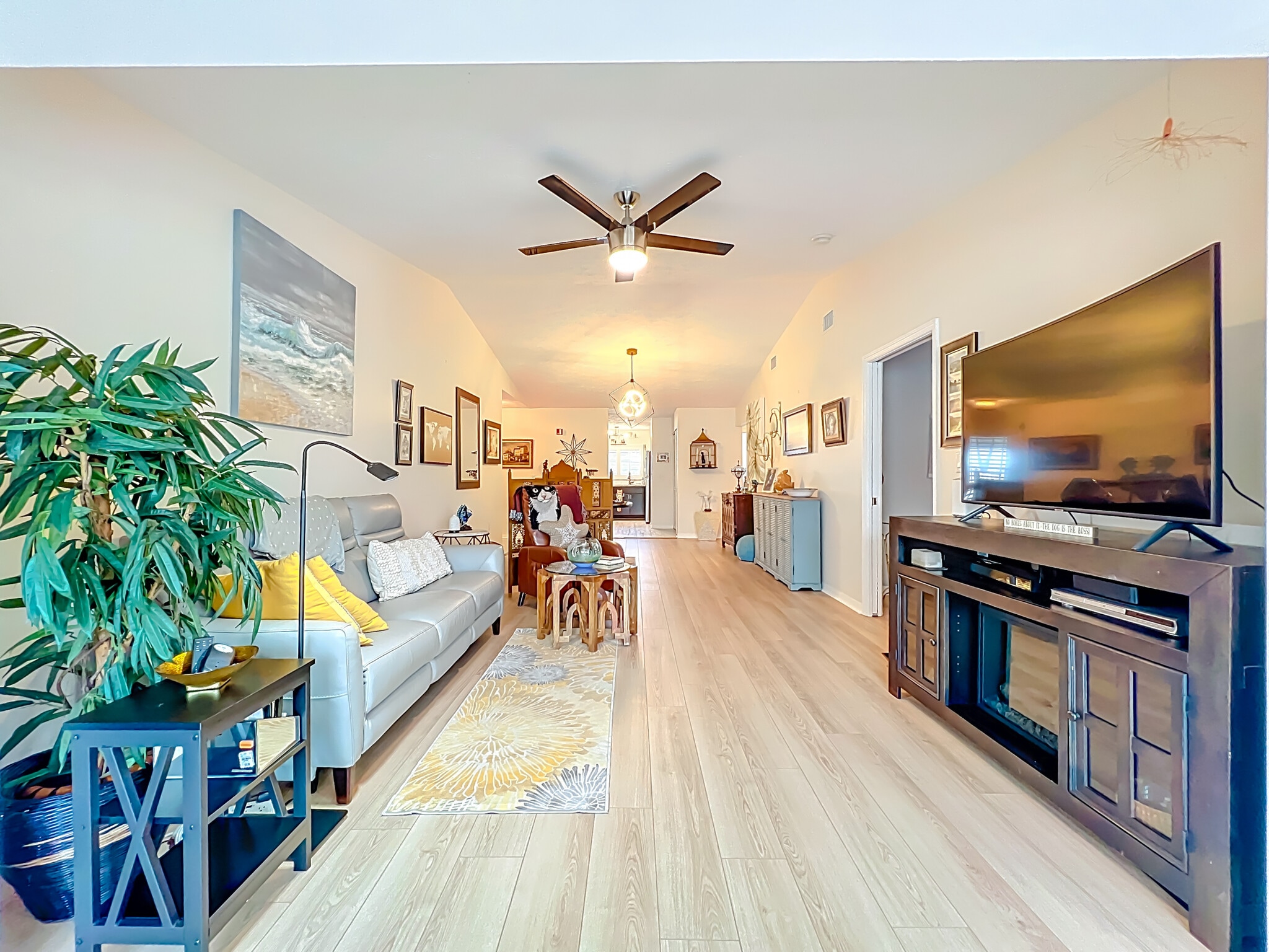 Building Photo - 760 Lake Orchid Cir