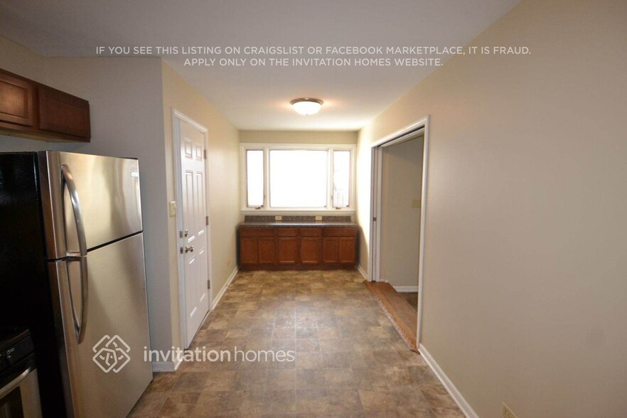 Building Photo - 54 E Schubert Ave