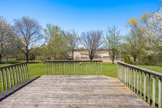 Building Photo - 650/652 Millbrook Drive