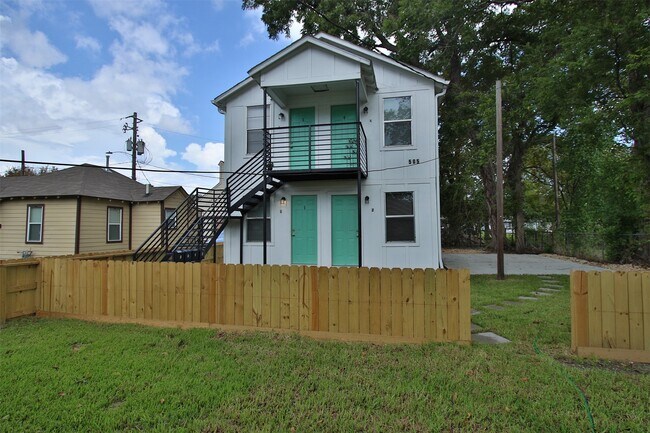 Building Photo - 505 E 32nd St