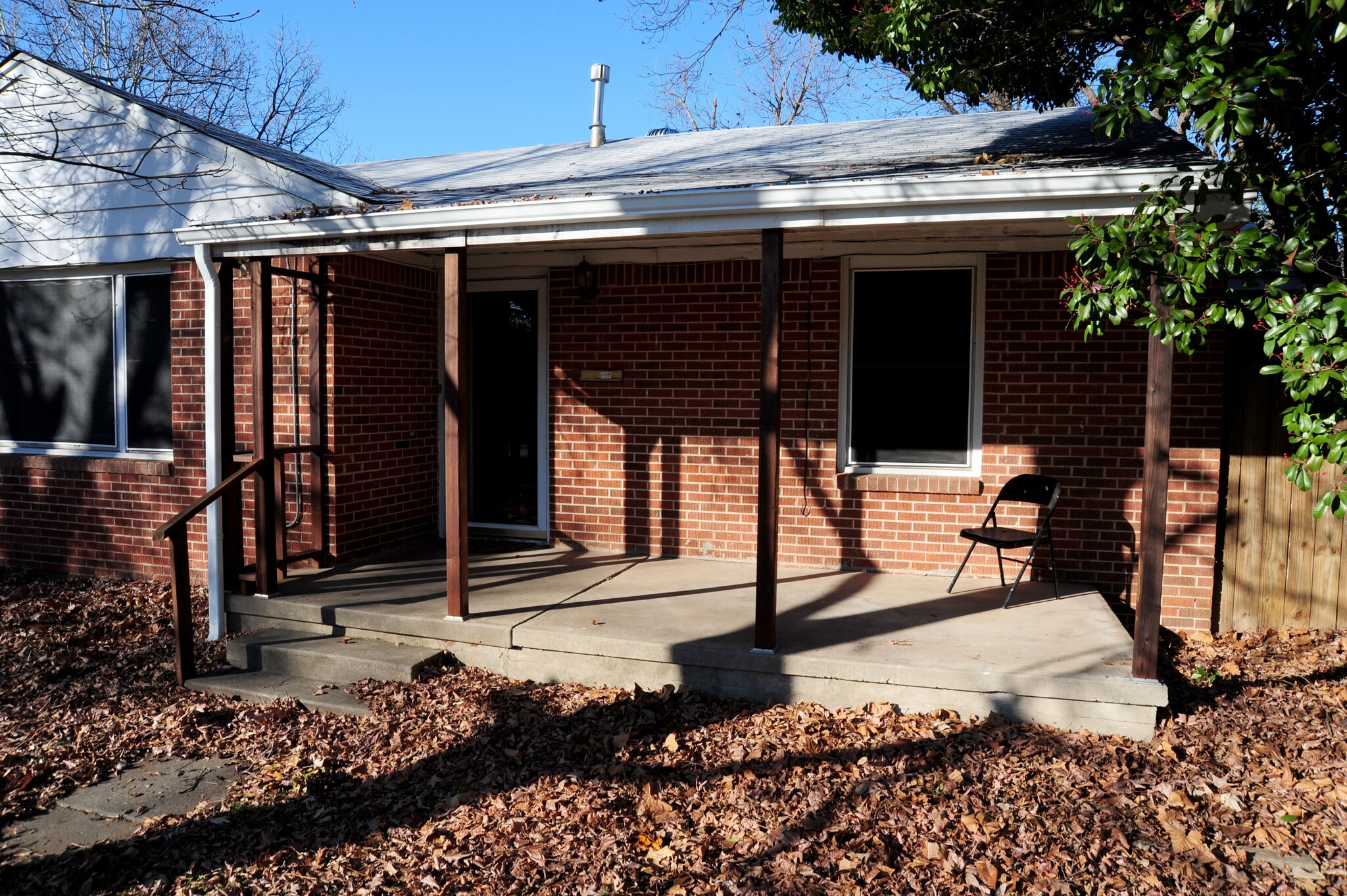 Front Patio - 1233 West Brooks Street