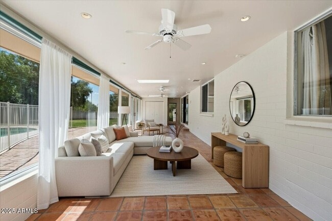 Building Photo - 5019 E Rovey Ave