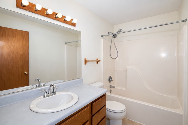 Building Photo - 1601 Moline St