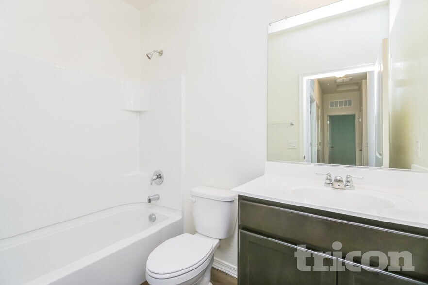 Building Photo - 4578 W Saddlebush Way