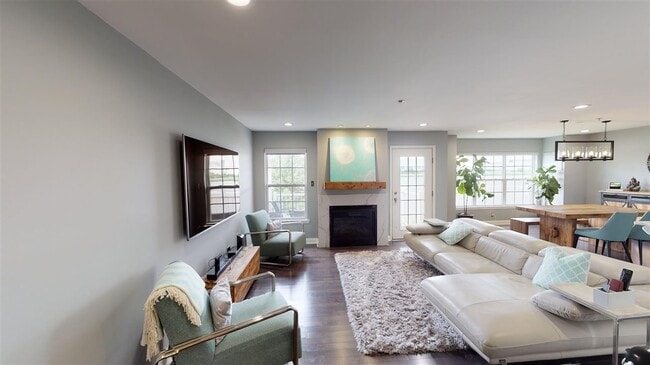 Building Photo - 22 Mallard Pl