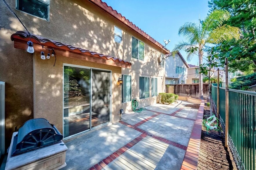 Building Photo - 8704 E Wiley Way