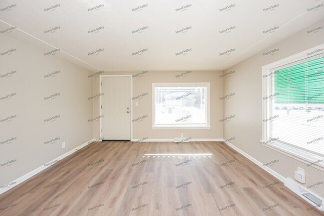 Building Photo - 2709 Fackler Ave
