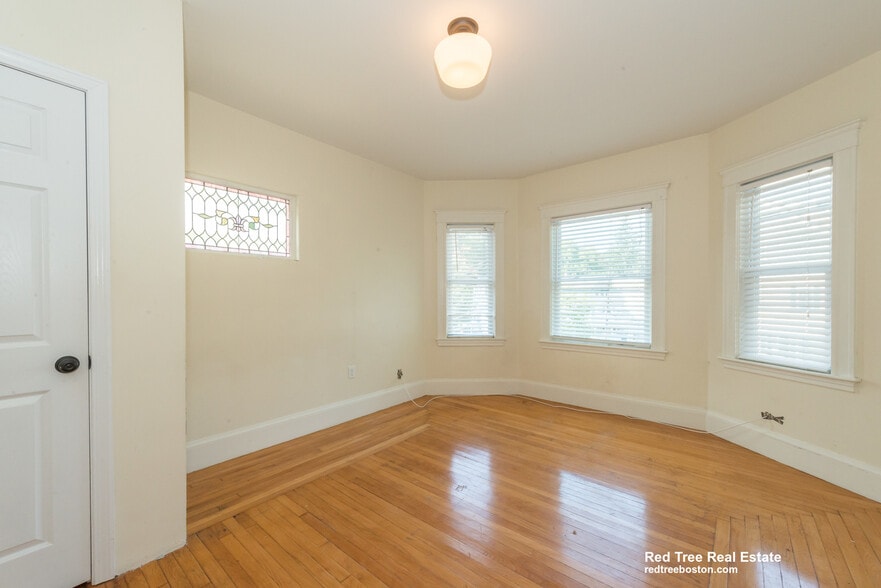 Building Photo - 31 Champney St