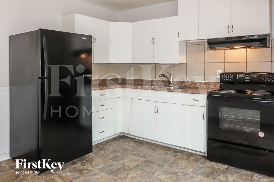 Building Photo - 9312 Stark Ave