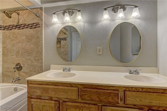 Building Photo - 8700 Captains Pl