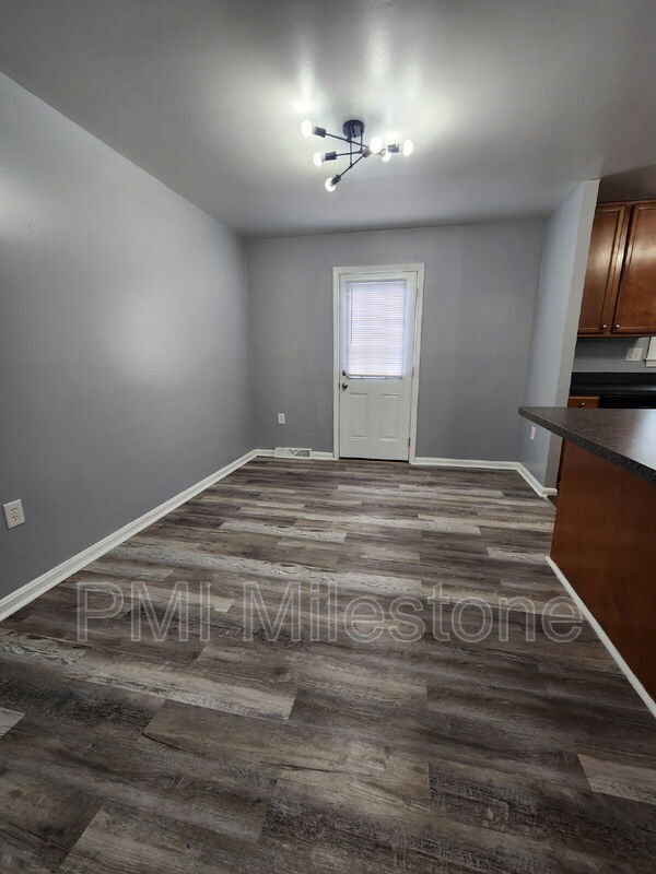 Building Photo - 3333 Swann Rd