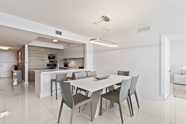Building Photo - 300 Sunny Isles Blvd