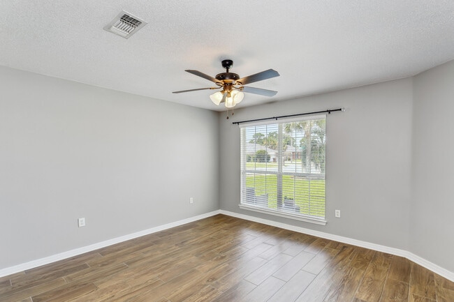 Building Photo - 2208 Seascale Ct