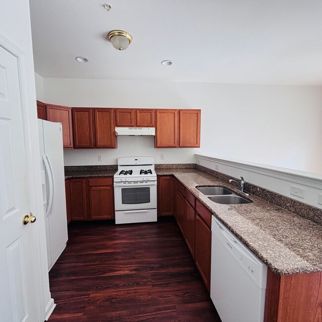 Building Photo - Located in the Highgates subdivision in Upper Macungie Township this 3 bedroom, 2.5 bath townhouse