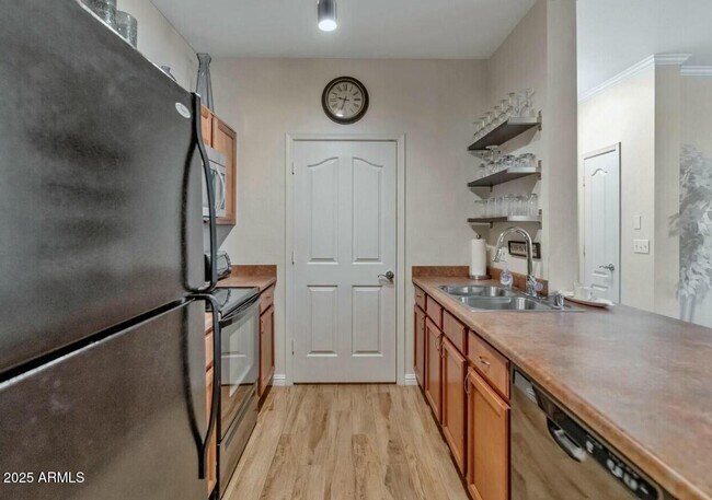 Building Photo - 16013 S Desert Foothills Pkwy
