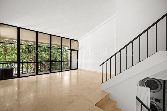 Building Photo - 2666 Tigertail Ave