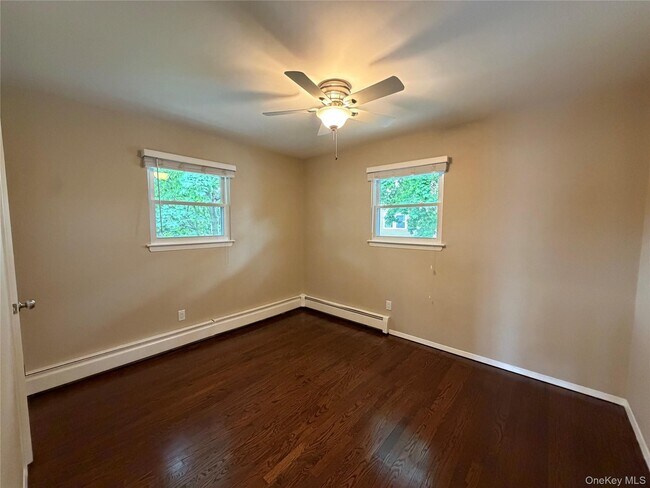 Building Photo - 40 Edgewood Rd