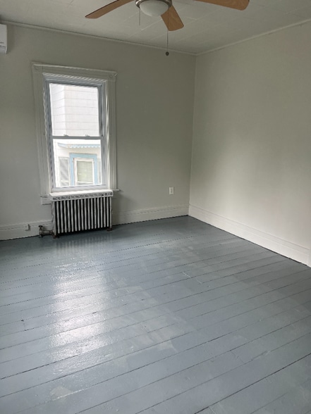 Building Photo - 14 Wurts Ave