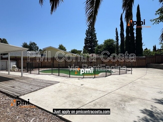 Building Photo - 2690 Waltrip Ln