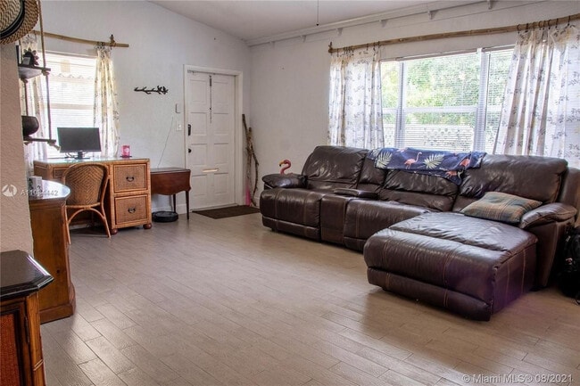 Building Photo - 1501 NW 7th Terrace