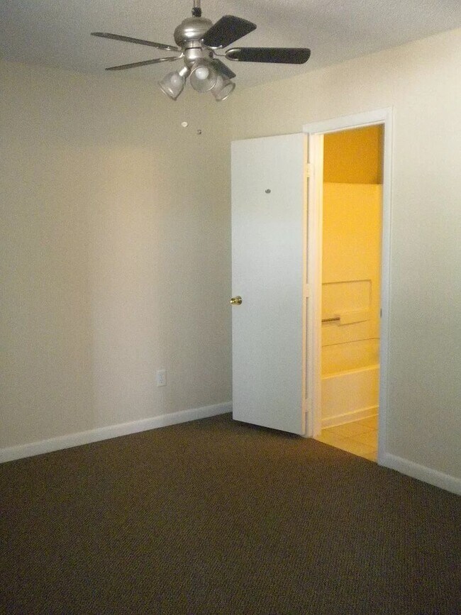 Building Photo - 1241 University Ct