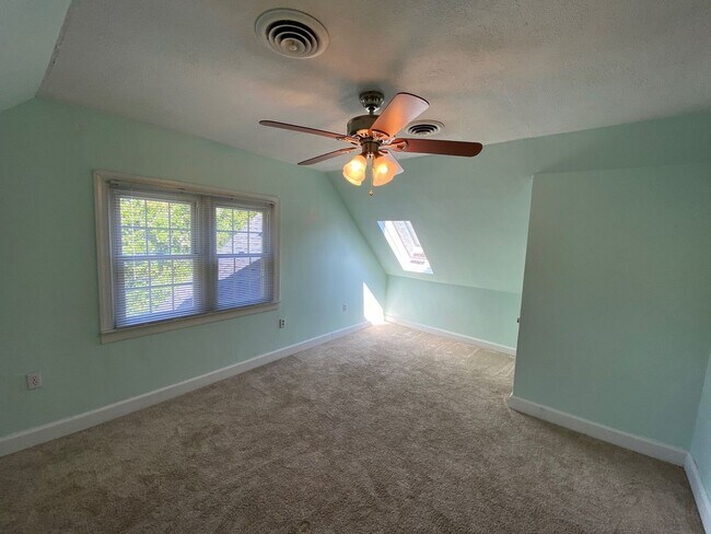 Building Photo - Spacious 4-Bedroom Home with Pool! "ASK ABOUT OUR ZERO-DEPOSIT OPTION"