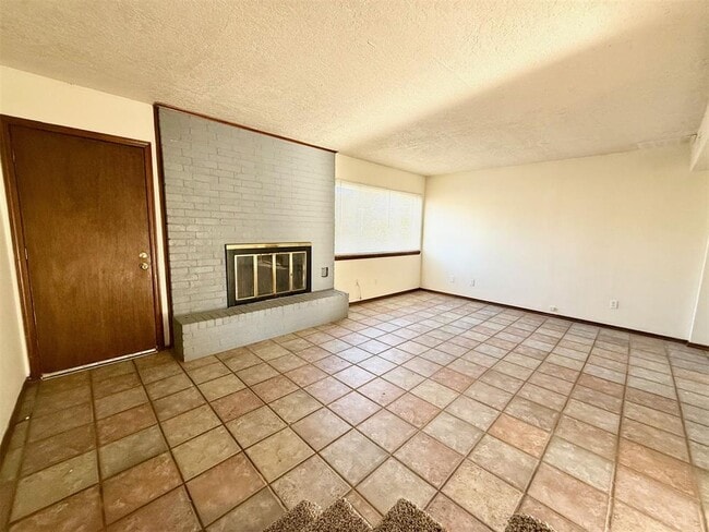 Building Photo - 214 Justin Dr