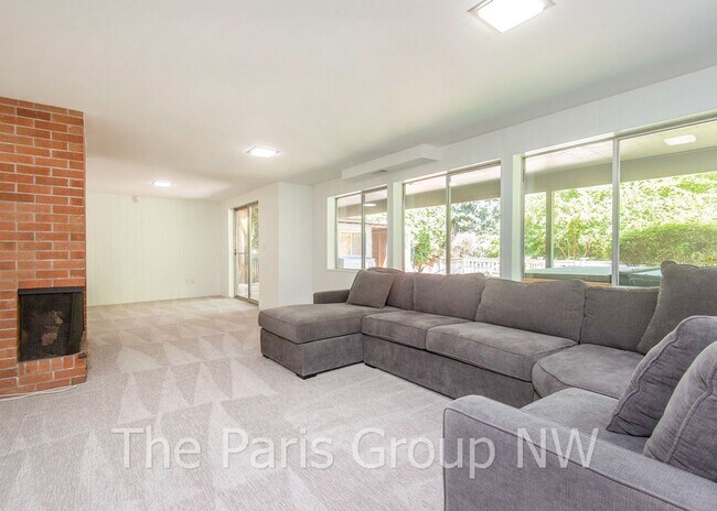 Building Photo - Lg Modern Midcentury on Thornton Creek * A...