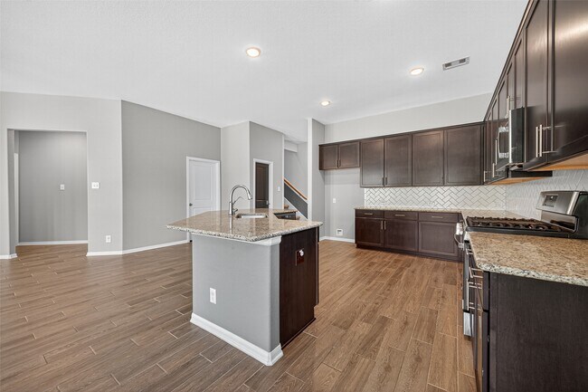 Building Photo - 1312 Mainland Shrs Ln