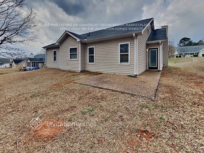 Building Photo - 495 Mountainview Dr