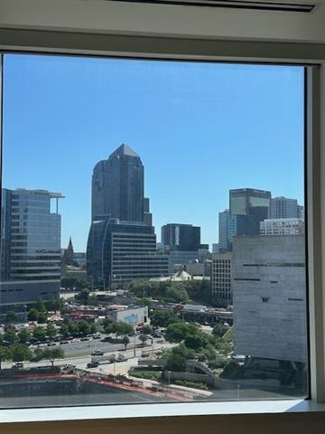 Building Photo - 2408 Victory Park Ln